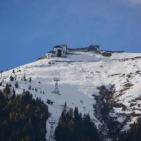 Дом отдыха Ferienhaus Schmitten - Steinbock Lodges Целль-ам-Зе