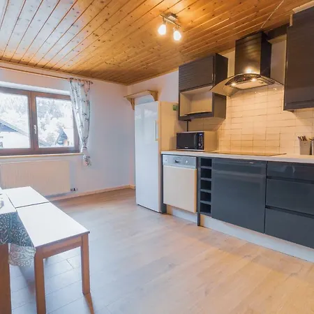 Ferienhaus Schmitten - Steinbock Lodges Дом отдыха *